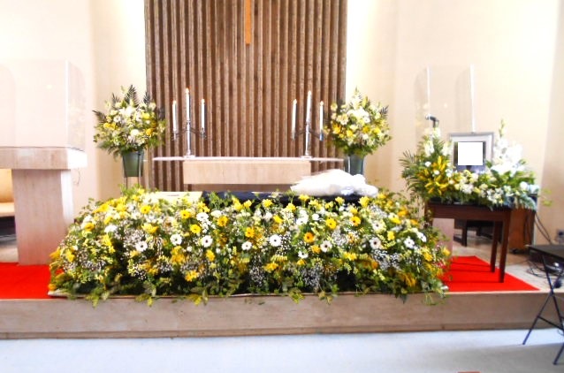 キリスト生花祭壇