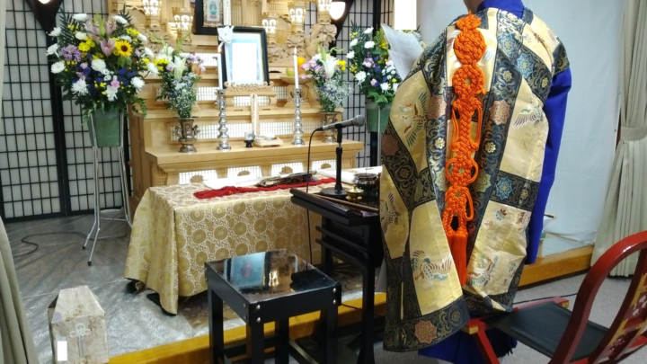 白木祭壇生花付