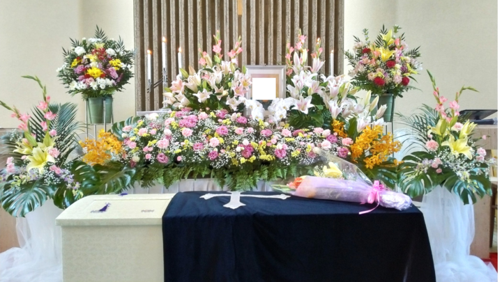 キリスト生花祭壇